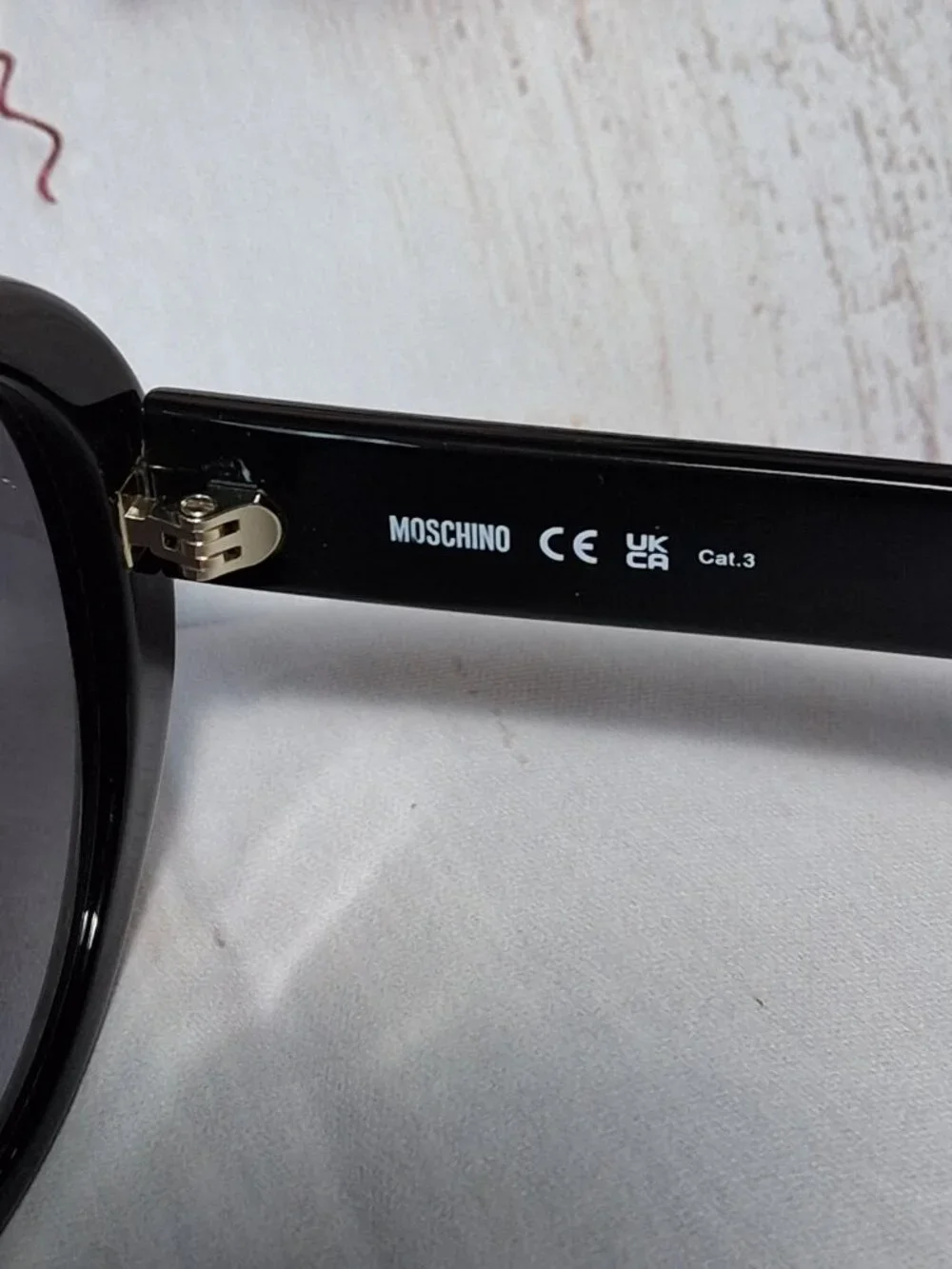 Moschino bold oversized